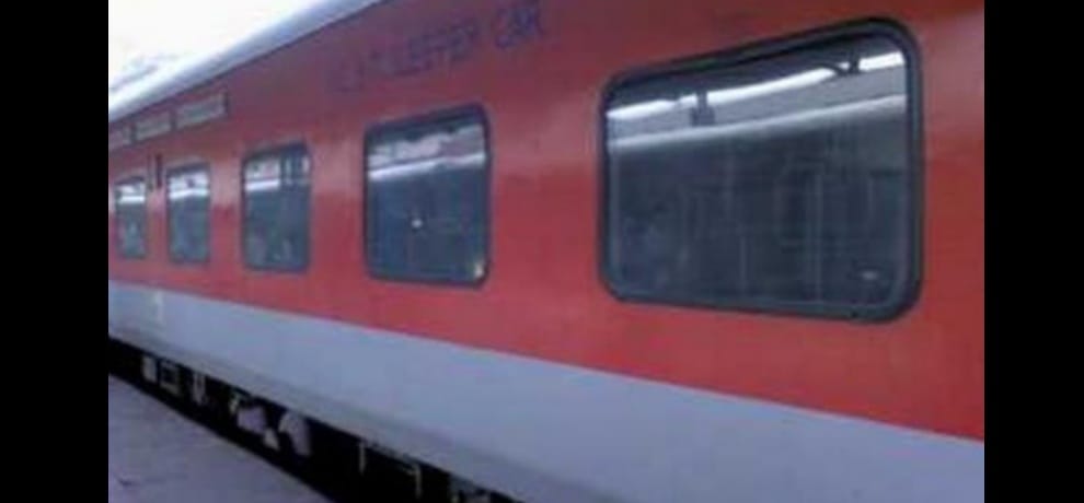 The blanket in the railways is not cleen for months