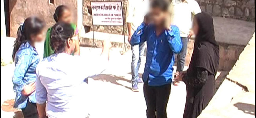 police sources said they have detained aroung 1000 eveteaser through anti romeo squad