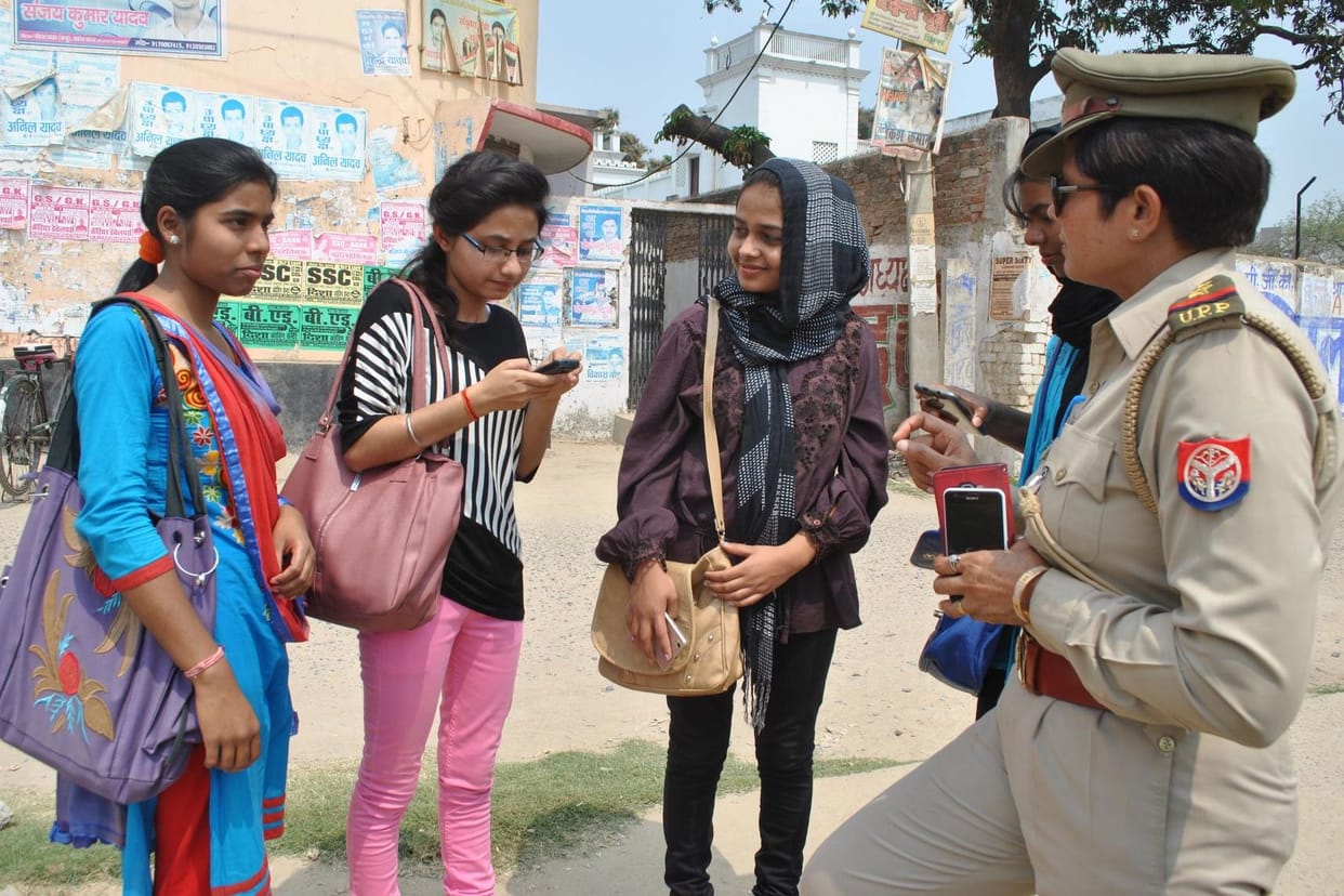 girls eve teasing cant stop after mission anto romeo