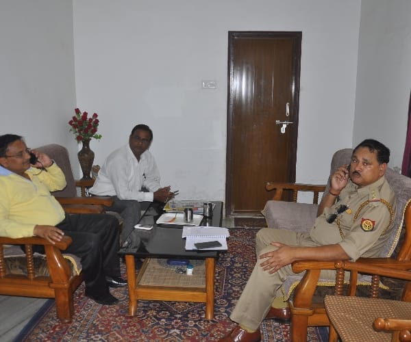 theft in a bank magare home in madiyaon in Lucknow.
