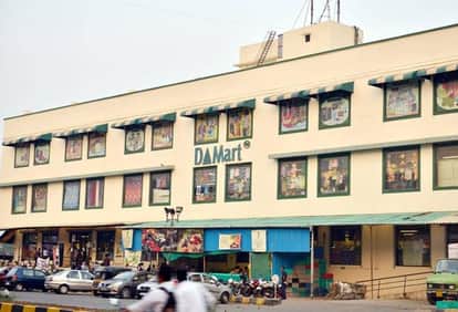 how d-mart run by radhakrishan damani  became so successful 