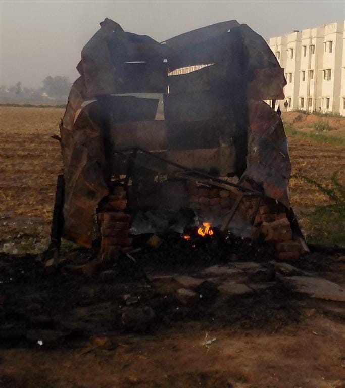 Fire in four stores of fire in Hathras
