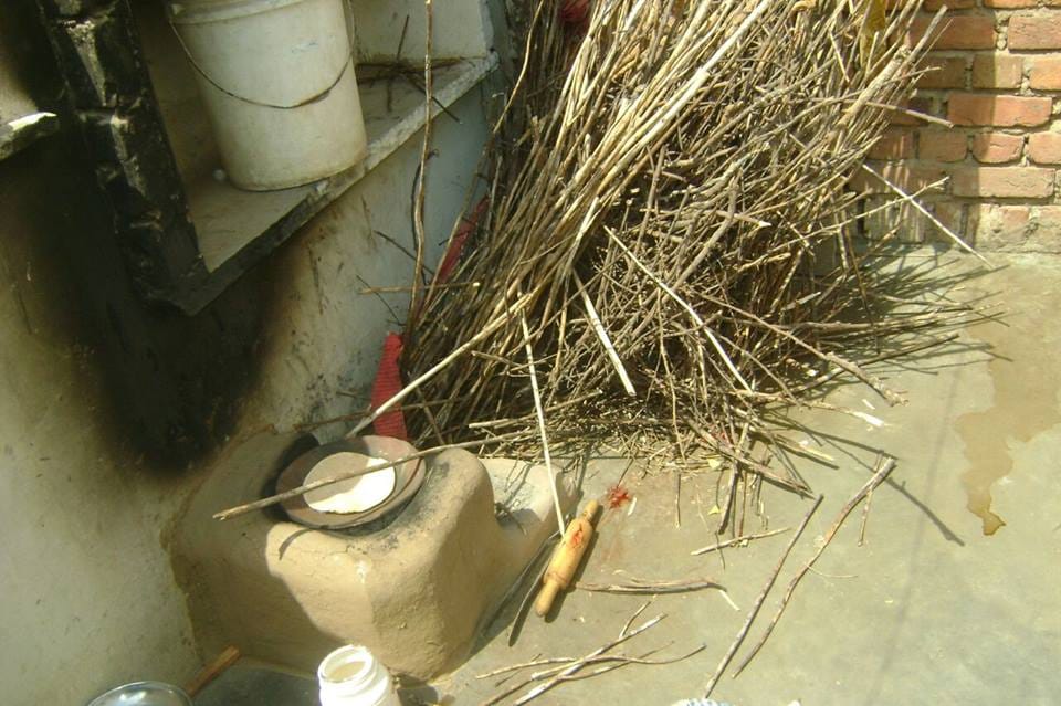 man killed wife and 3 childrens and jumped in well at haryana village