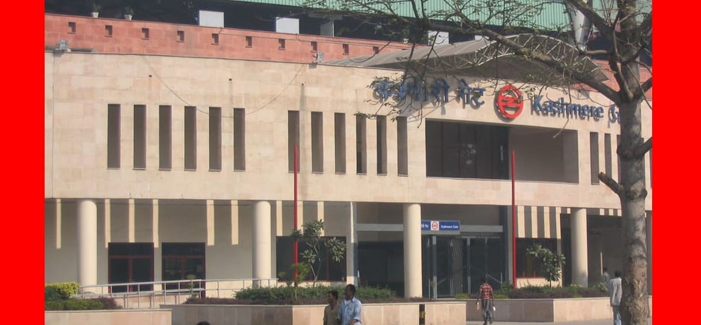 girl committed suicide at kashmere gate metro station