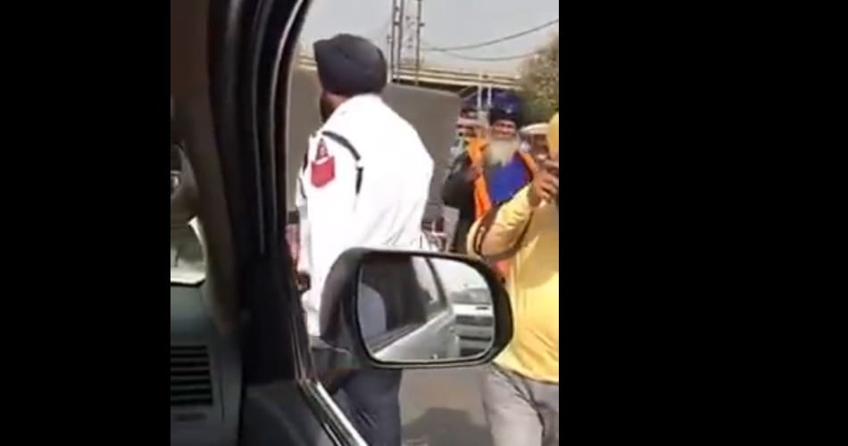 Manpreet Badal catches cops taking bribe