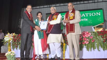 governor said about yogi sarkar in kanpur