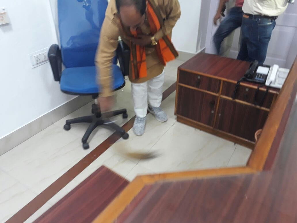 ... and when the minister of the Yogi bows before taking over the charge