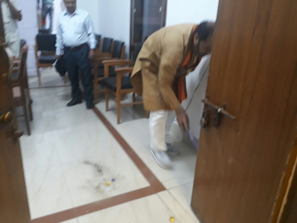 ... and when the minister of the Yogi bows before taking over the charge