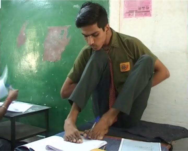 Writing on foot