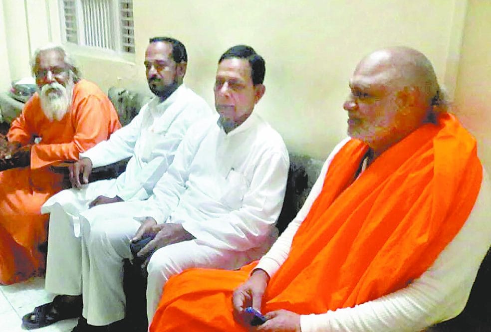 Ayodhya dispute: Hajji Mehboob meets Dharmadas