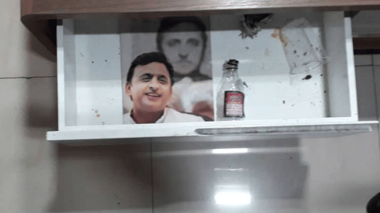 sp baghel found alcohol can in ministry   
