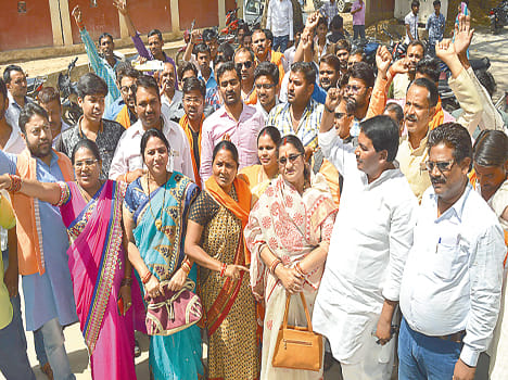 BJP's demonstration for closure of meat shops