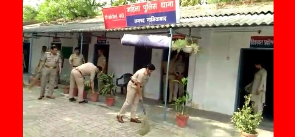 on cm adityanath yogi cops of ncr cleans their police stations