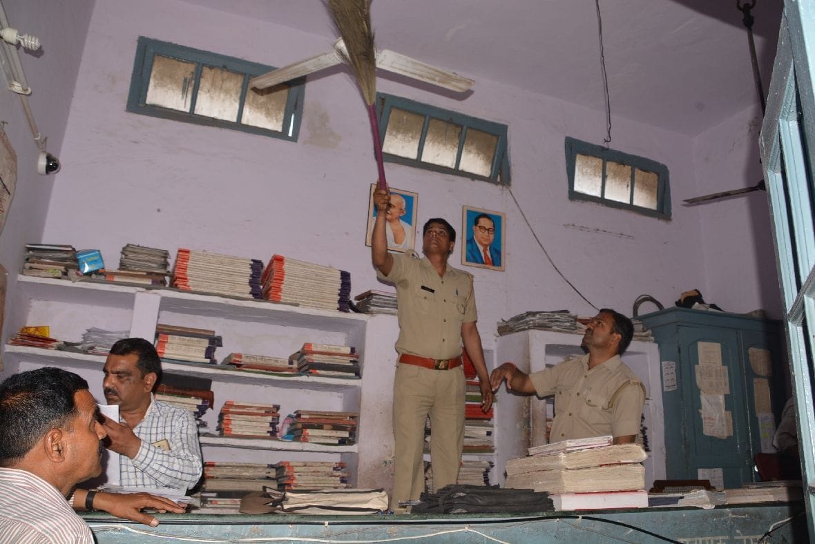 Woman for 10 days from the police station