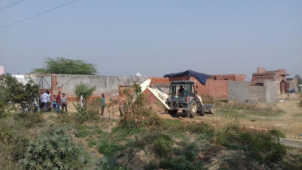 Slaughter house collapses, shops closed, noses