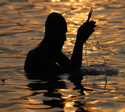 how offering water to sun