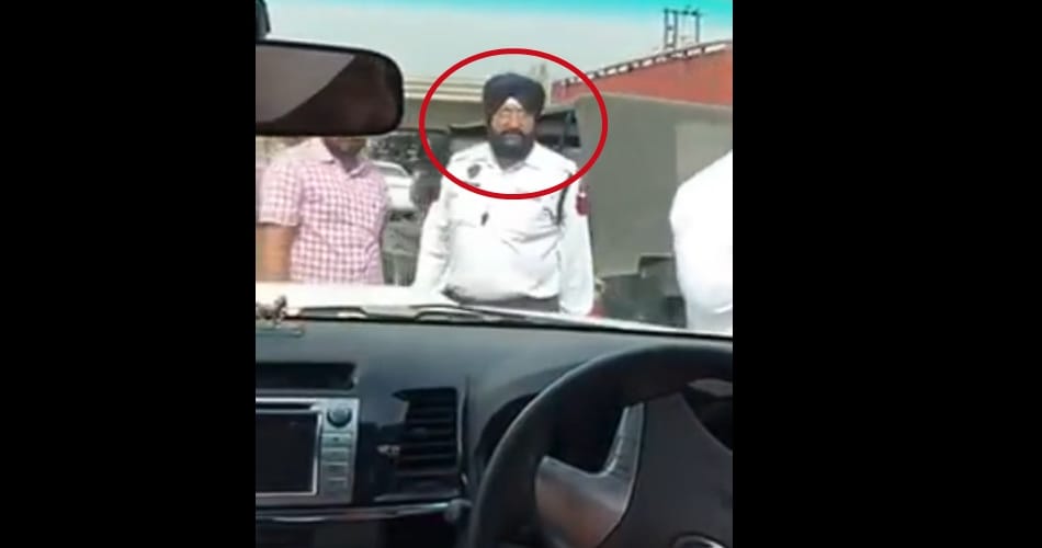 Manpreet Badal catches cops taking bribe