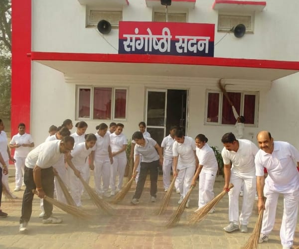  cleanliness by lucknow SSP manzil Saini.