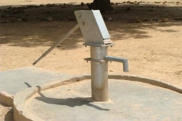 16 handpumps