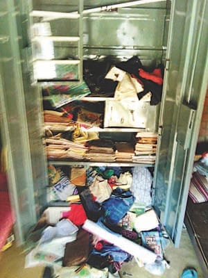 seven  hiouses theft