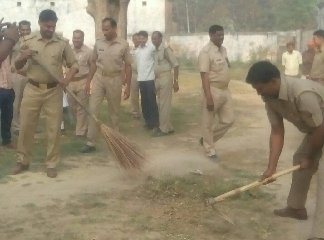 Police personnel bust in police station premises