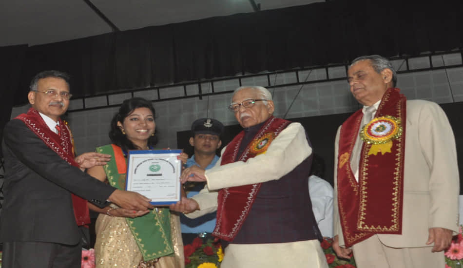 governer ram naik angry on stage in kanpur university programme