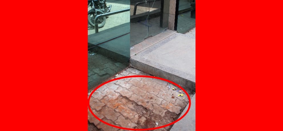 This is Noida's ARTO office, where Gutkha-Bidi is sold.