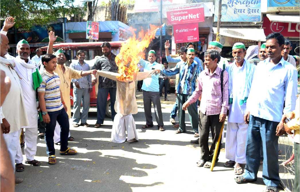 Bhukiyu floated a PWD contractor's statue