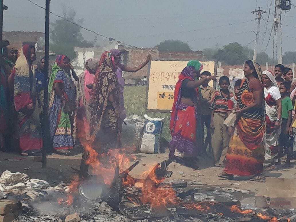 The issue of prohibition of alcoholism in Varanasi has taken a big turn, fierce demolition