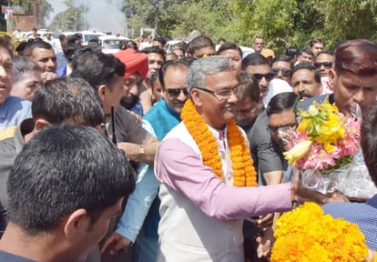 trivendra singh rawat reached bjp office