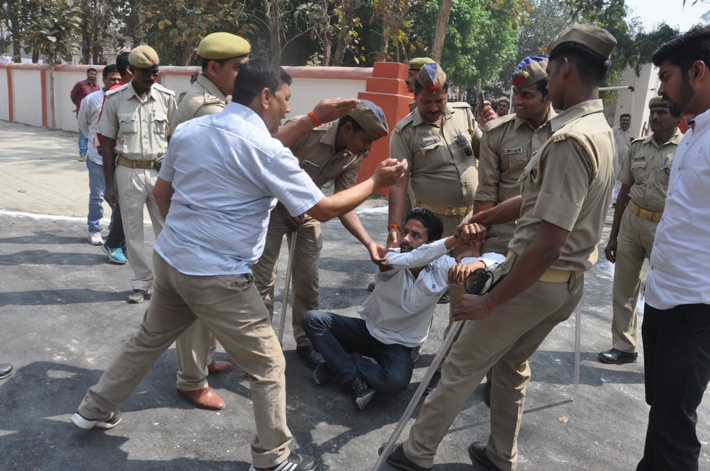 Ruckus of students to enter in university during convocation