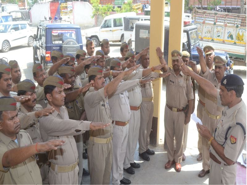 thaane mein chalee saphaee, lee svachchhata kee shapath
