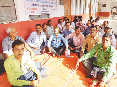 Writers rebel against tahsildar