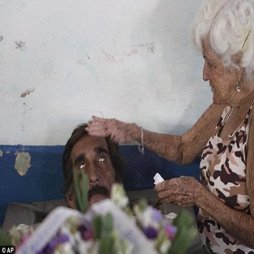 in cuba people burries alive humans