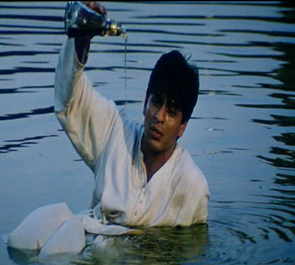 Shah Rukh used to drink for Devdas role while shooting, unknown facts