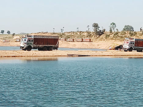 Madhya Pradesh leasing of mining in UP
