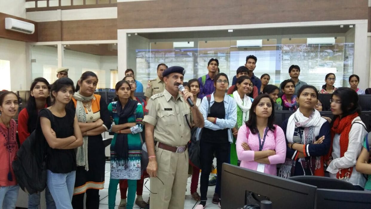 The students go to know how do Abhay Command Center to help protect Jaipur?