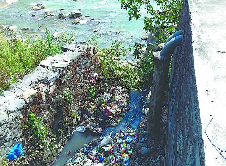 The end of the dirt in Mahakali Darchula