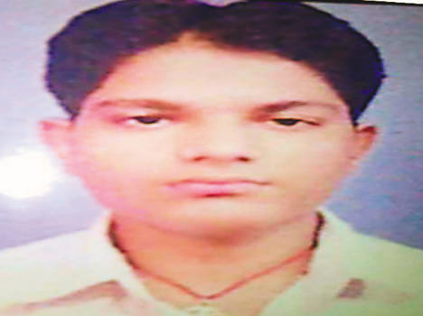 Student dies due to collision of car