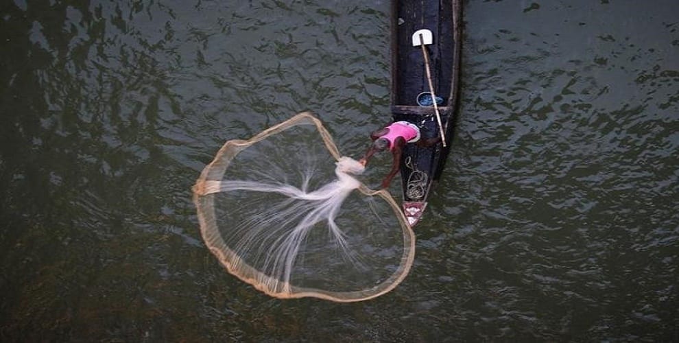 Pakistan arrests more than 100 Indian fishermen