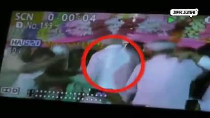 RJD LEADER LALU PRASAD YADAV FALLS DOWN AFTER STAGE COLLAPSES