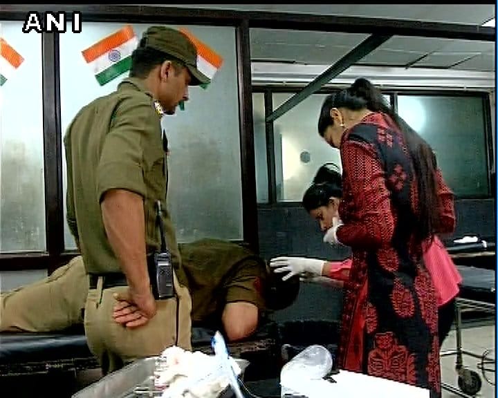 Two terrorists snatched AK-47 rifle from a Policeman in Jammu