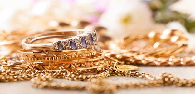 Passengers with millions of jewels caught at the airport