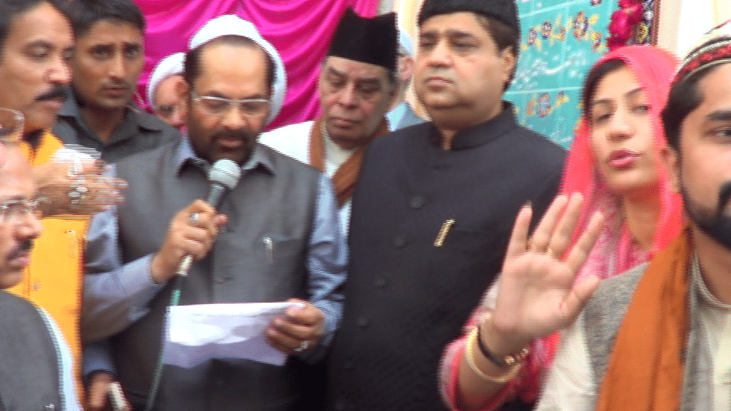 central minister naqvi in ajmer dargah