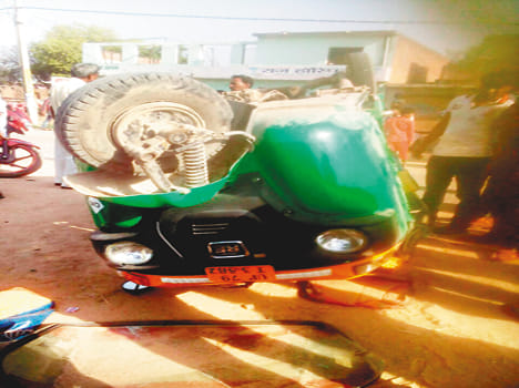 Six injured in auto bike raid