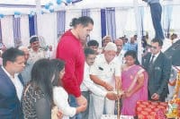 school inugration, great khali, kaithal school, people taking selfi, kaithal