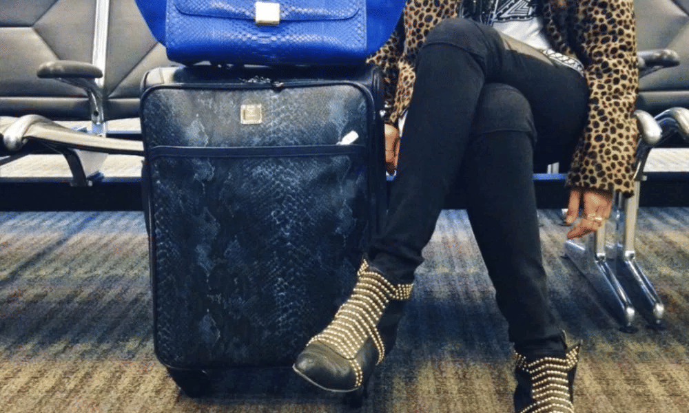  Two Girls Barred From United Flight For Wearing Leggings
