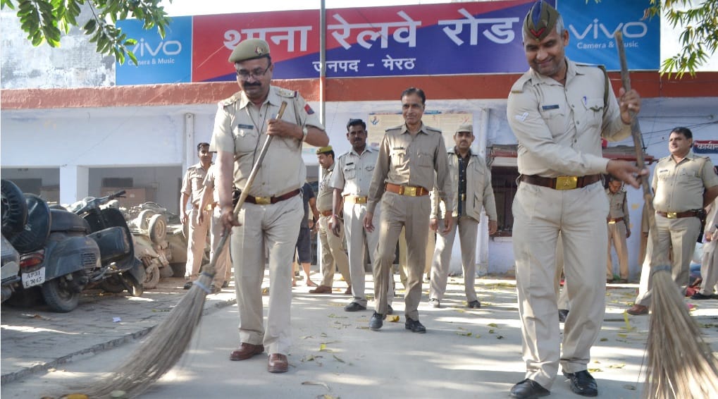 Change in administration after change, police including officials in police stations, see photos 