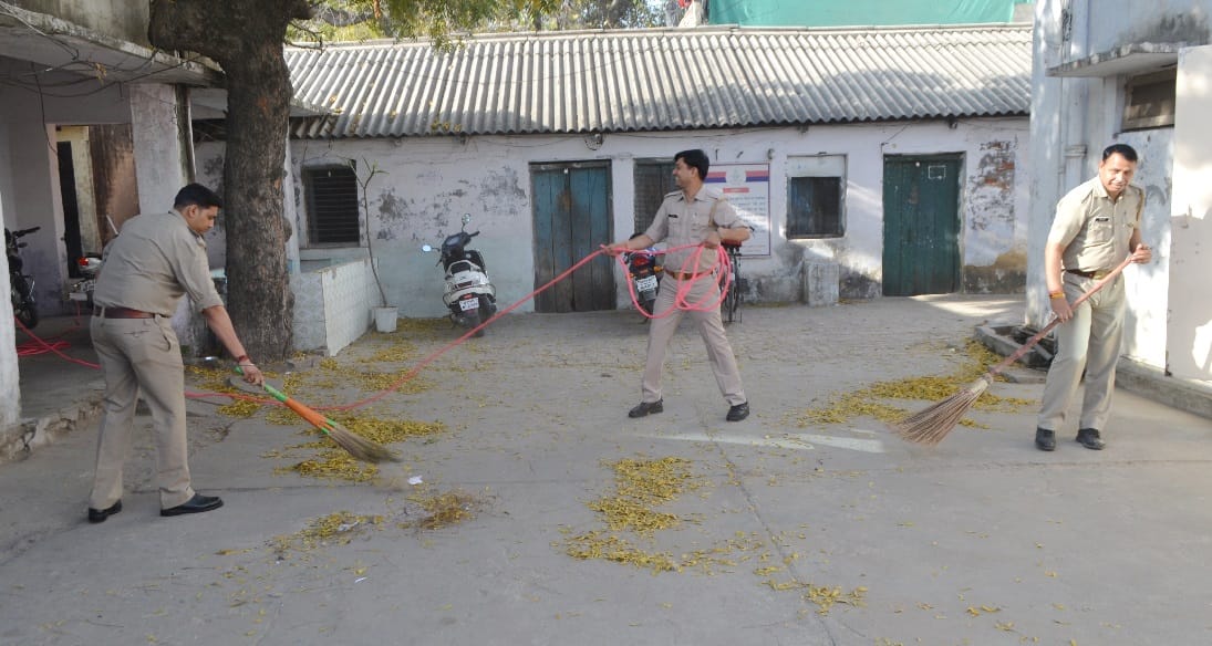 Change in administration after change, police including officials in police stations, see photos 