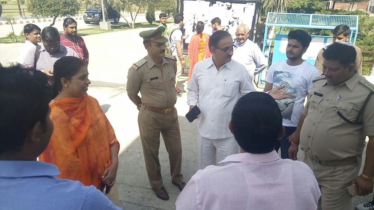 DIG Meerut team raided, seven policemen, including Chowki Incharge Suspend